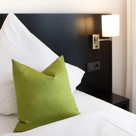 Hotel Nom By Wmm *