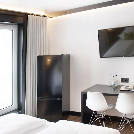 Hotel Nom By Wmm *
